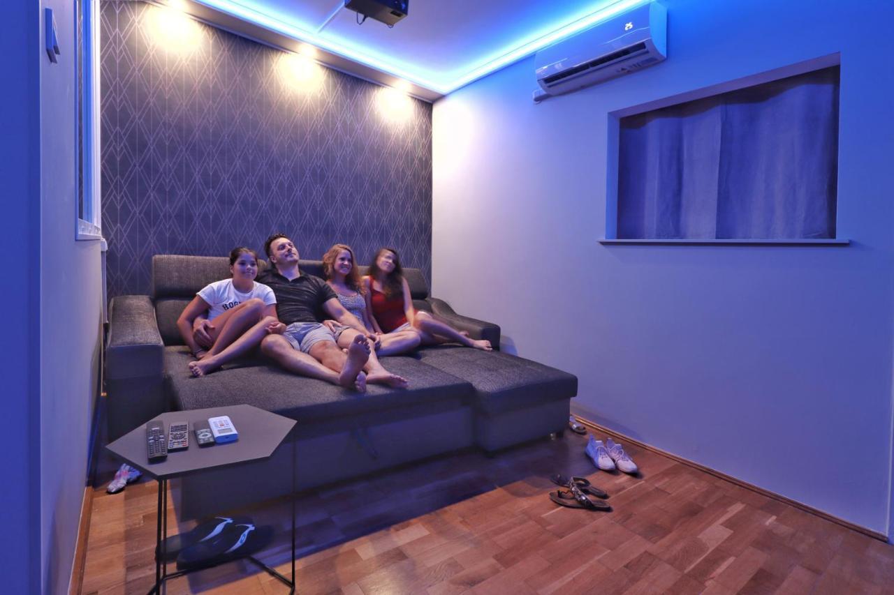 Apartment Cinemapartman